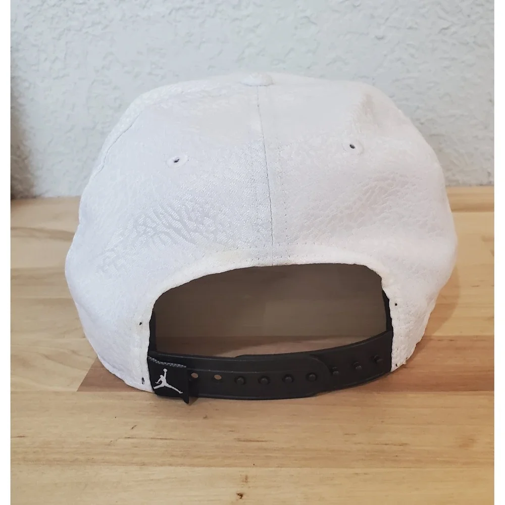 Nike Air Jordan Youth Hat White Elephant Print Snapback Cap 617846-001